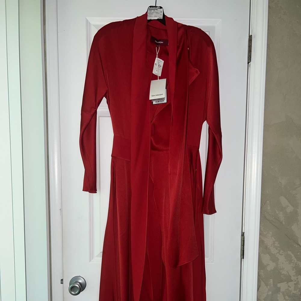 Dress - Picture 10 of 12